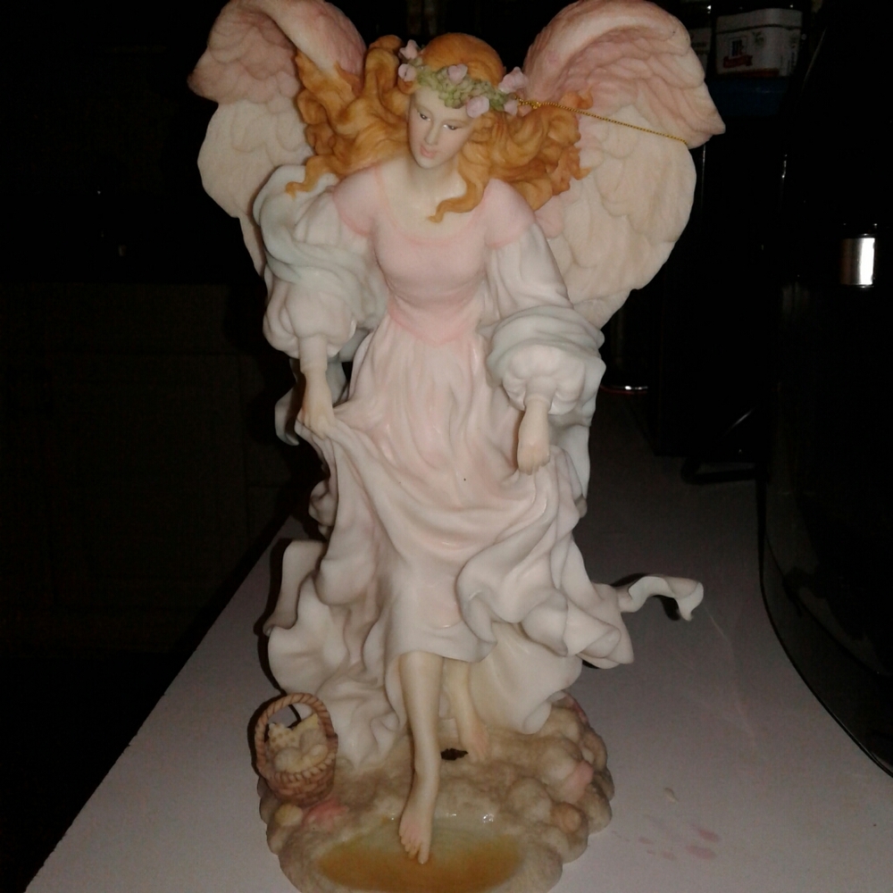 Angel - Picture 3 of 5
